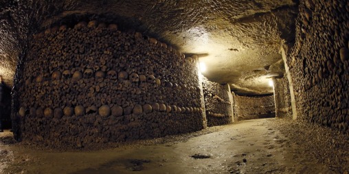 photo: Catacombs of Paris (europe1.fr)