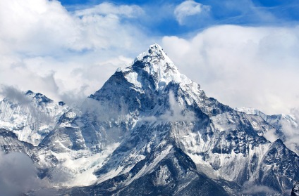photo: Mount Everest (financialtribune.com)